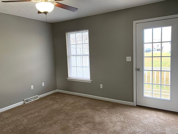 4th image of 31 Gloucester Dr