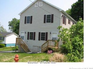13 Crescent St, New London, CT 06320
