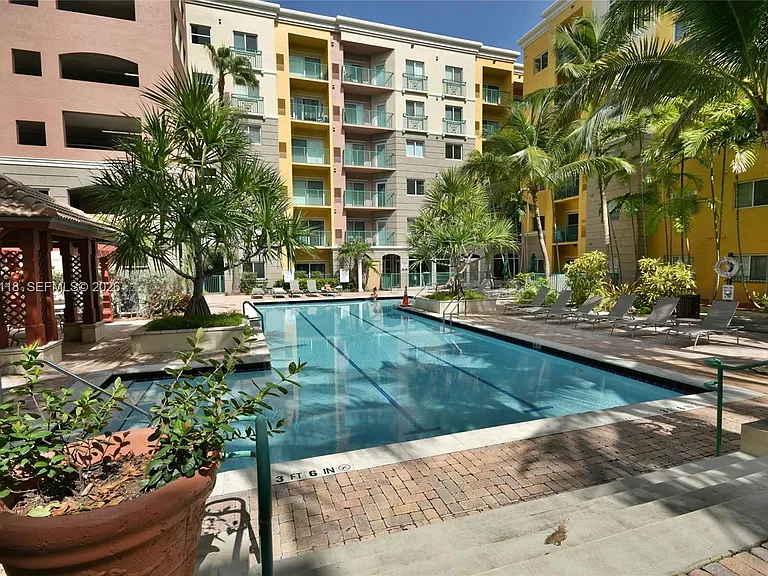 6001 SW 70th St #320 — Photo 10
