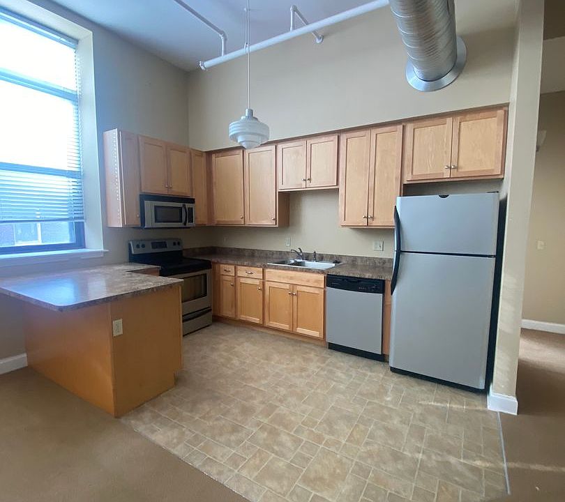 1st image of 11 Fremont St APT 304