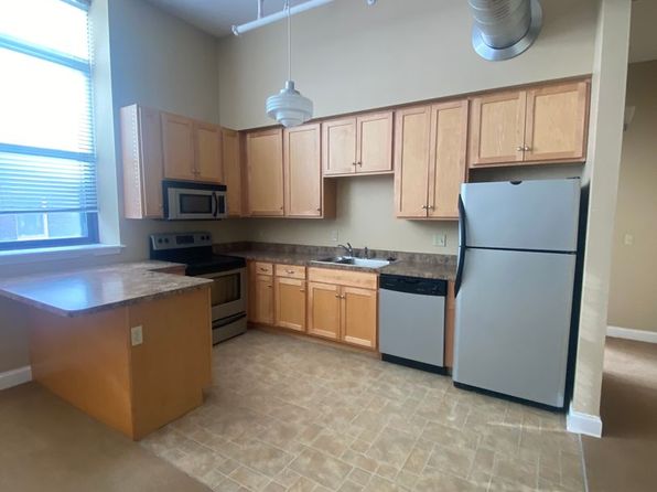 11 Fremont St APT 206