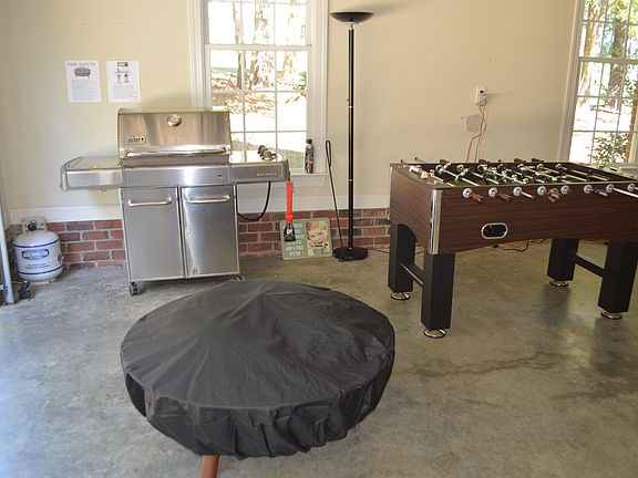 2.5 car garage, 22x28