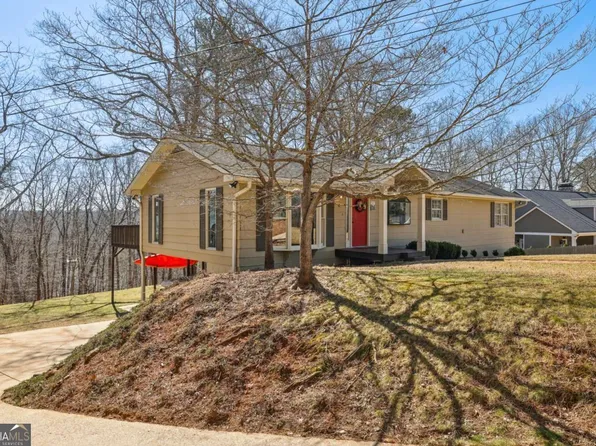 4635 Circle Dr, Oakwood, GA 30566