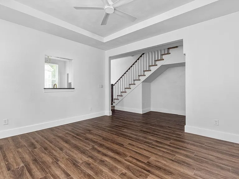 410 W 29th St — Photo 14