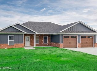 10860 Broadacre Dr, Holts Summit, MO 65043