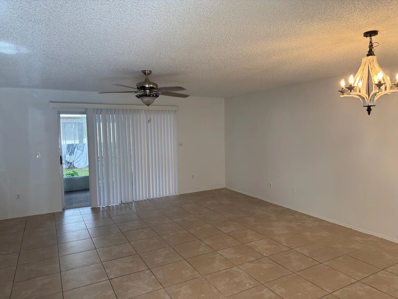 3 bed, 1160 sqft, $2,100 — Photo 3