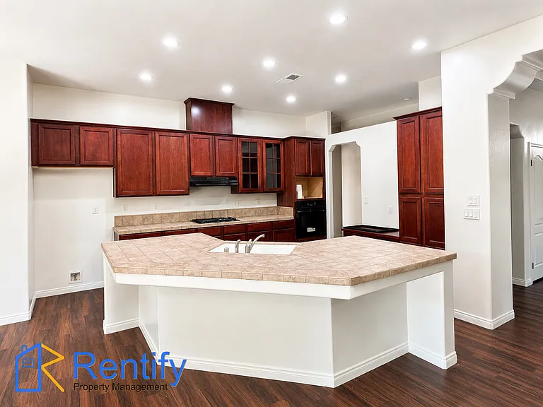 7224 Whitewater Falls Dr — Photo 11
