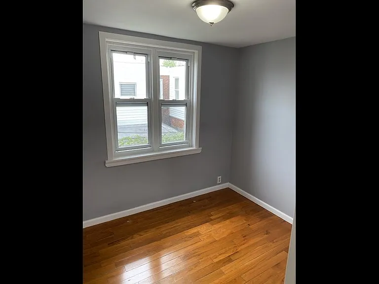 831 Winton St — Photo 12