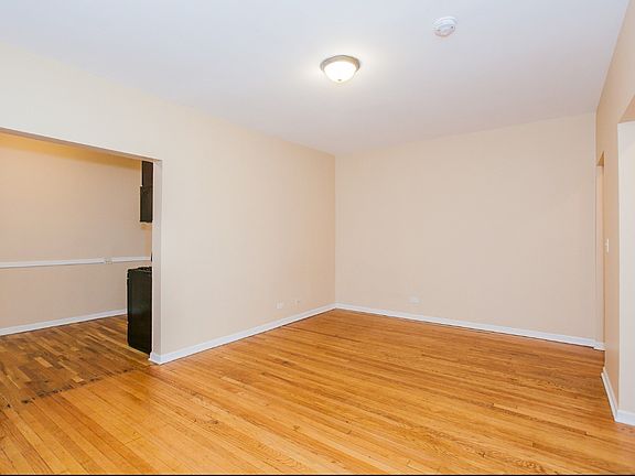 2nd image of 7726 N Marshfield Ave APT 1C