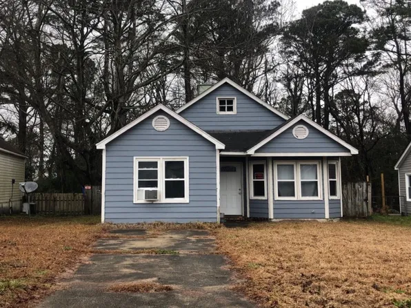 106 Mulberry Ln, Jacksonville, NC 28546