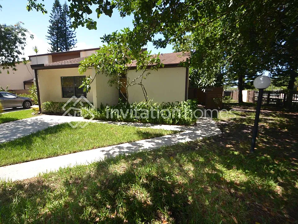 3505 Tamarack Trl