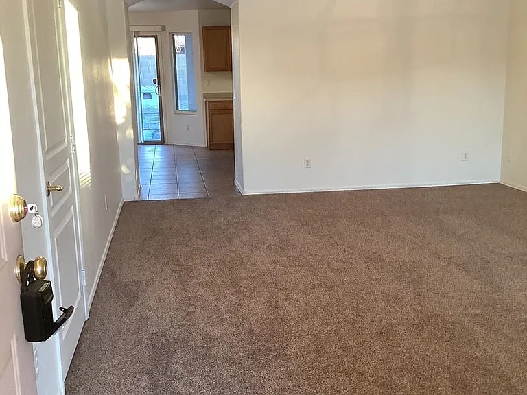 6631 S 18th Ln — Photo 5