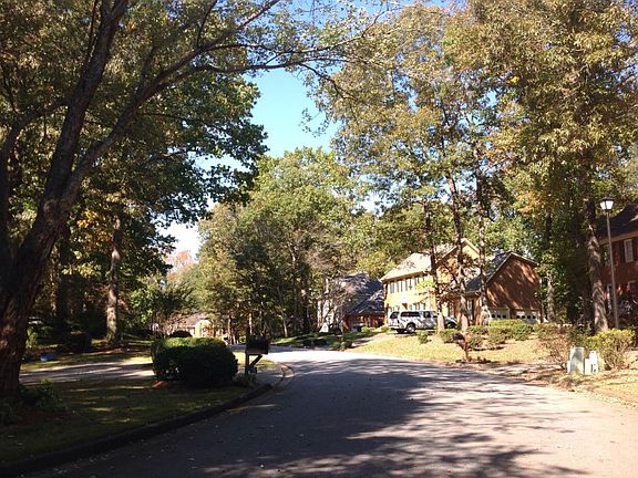 4th image of 362 Woodvine Dr