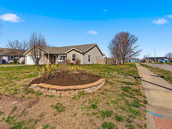 5th image of 200 Northfield Rd