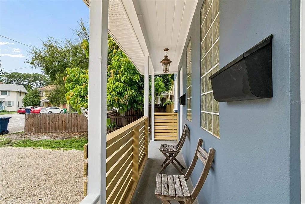 2 bed, 1.0 bath, 1848 sqft, $1,850 — Photo 3
