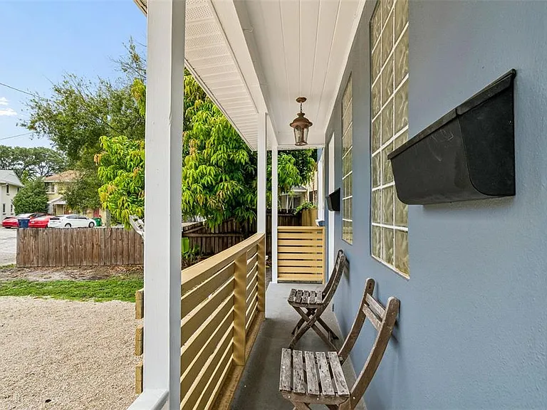 601 Swann Dr — Photo 3