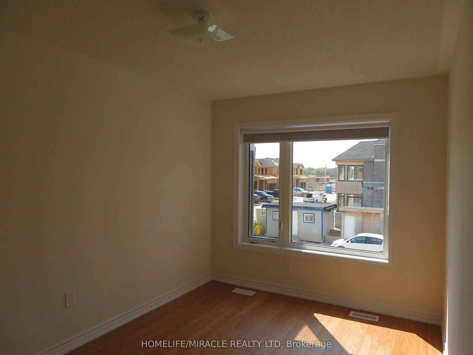4 bed, $2,900 — Photo 4