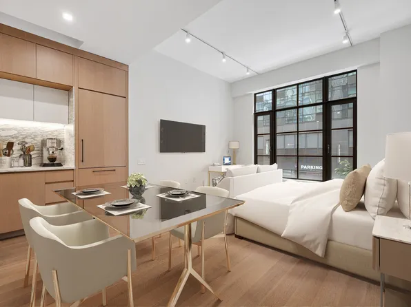517 W 29th St APT 2C, New York, NY 10001