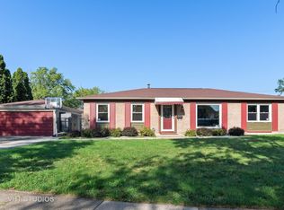 608 Newberry Dr, Streamwood, IL