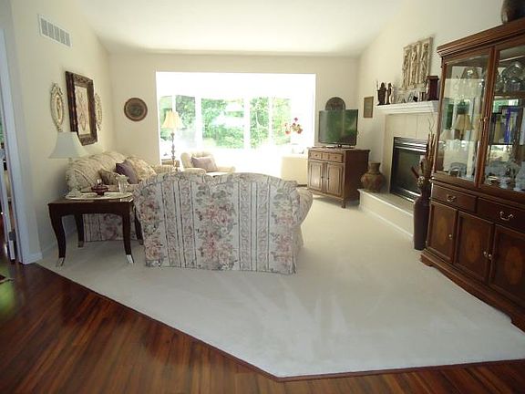 4th image of 1733 Sanderling Ct NE