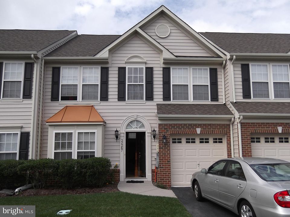 1st image of 32267 Pelican Ct
