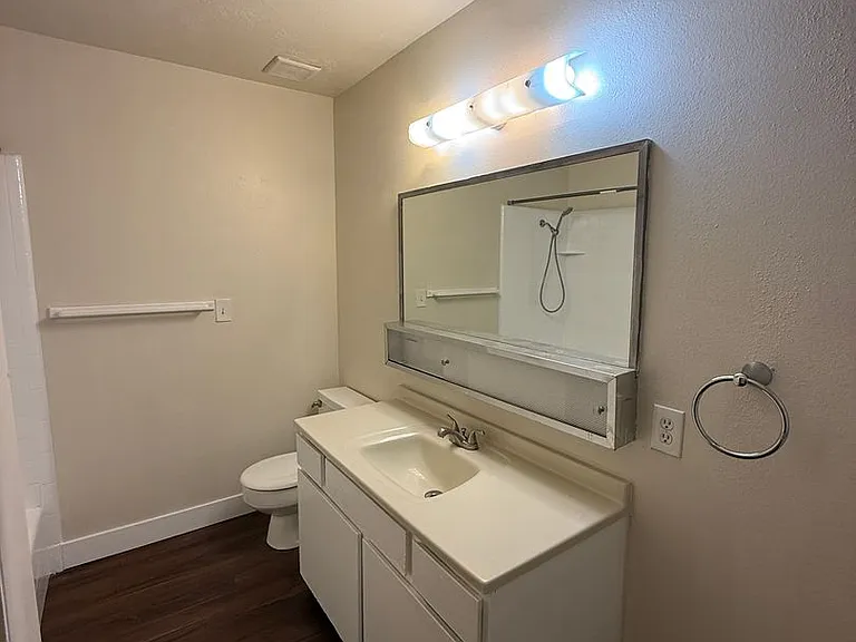 735 W Carter Dr. — Photo 12