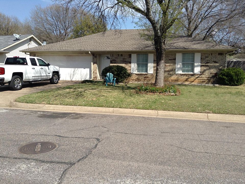 1st image of 2615 N Capistrano Ct