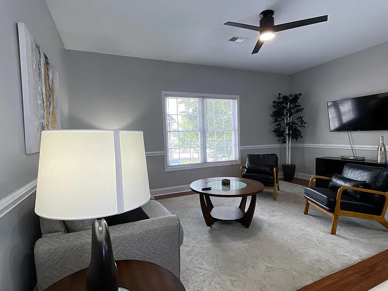 169 E Grand Ave #101 — Photo 13