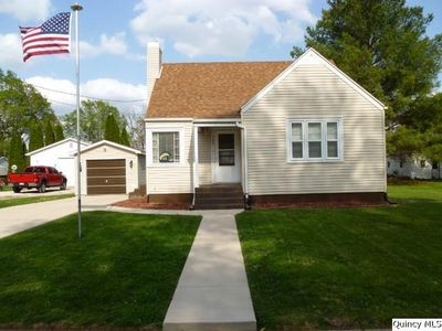 525 S Chestnut St, Blandinsville, IL, 61420