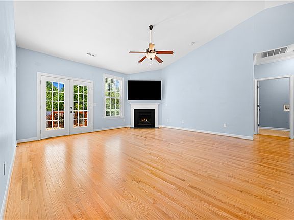 4th image of 300 Jericho Ridge Trl
