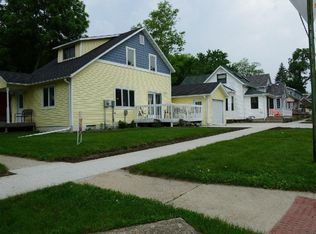 601 S 3rd St, Clear Lake, IA 50428