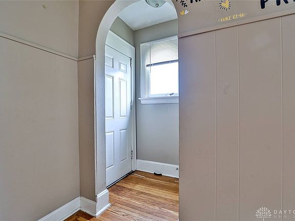 3rd image of 1819 Lawn Ave