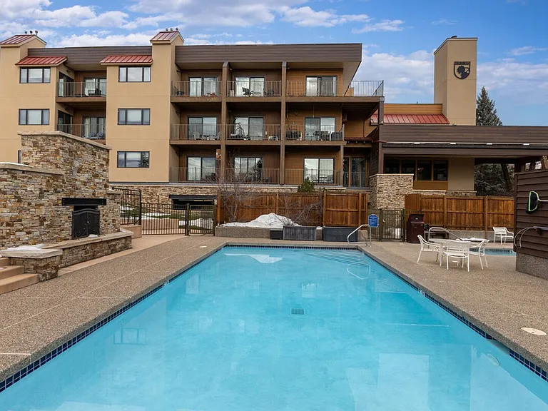 2200 Apres Ski Way #2-ID1564307P — Photo 37
