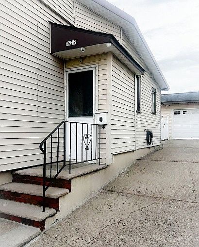 1st image of 162 Mac Arthur Ave