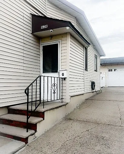 162 Macarthur Ave
