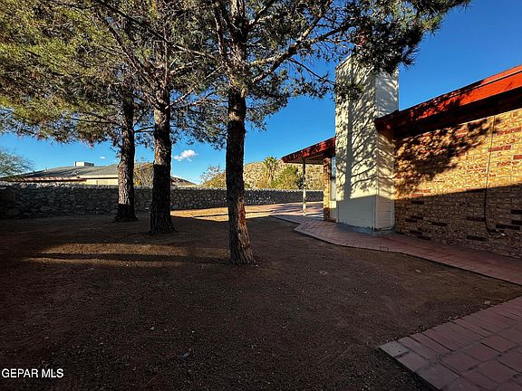 5th image of 7501 Windcrest Dr