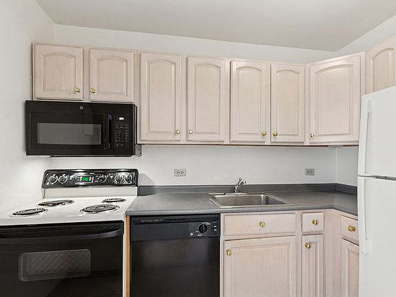 4th image of 137 E 36th St #23H