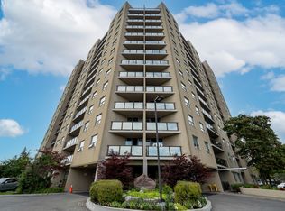 2 Westney Rd N #902, Ajax, ON L1T3H3