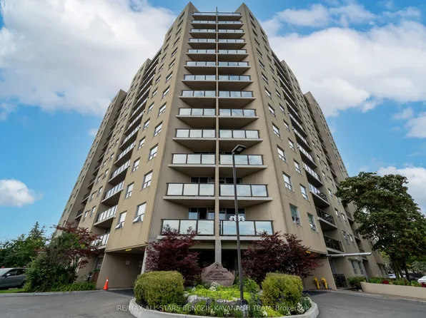 2 Westney Rd N #902, Ajax, ON L1T 3H3