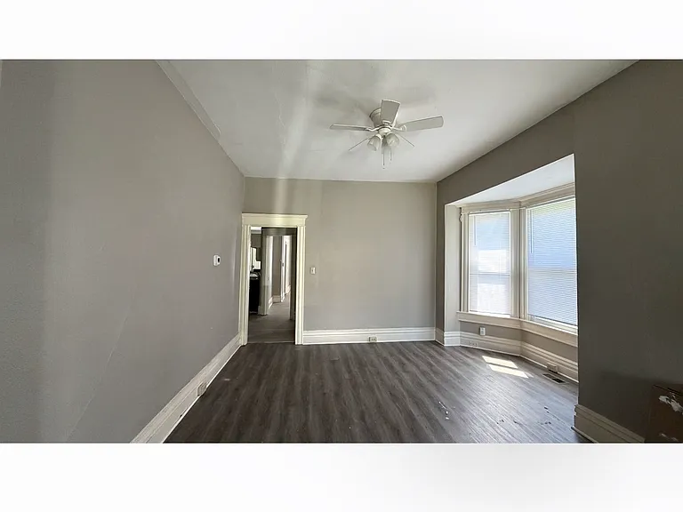 335 N Lawndale Ave — Photo 2