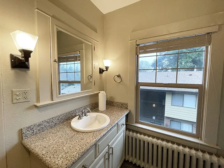 5514 NE Halsey St — Photo 16