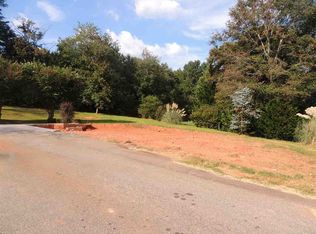 519 Hammett Rd, Wellford, SC 29385