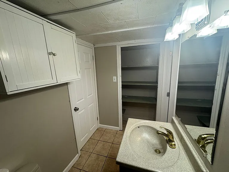291 Maryland Ave — Photo 14