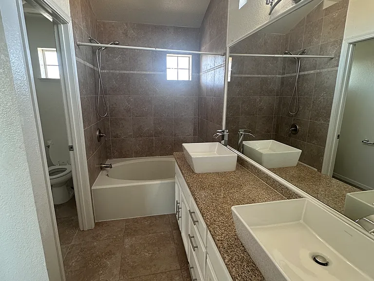 480 Gonzalez St — Photo 16