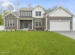 15 Dutch Ln, Mechanicville, NY 12118