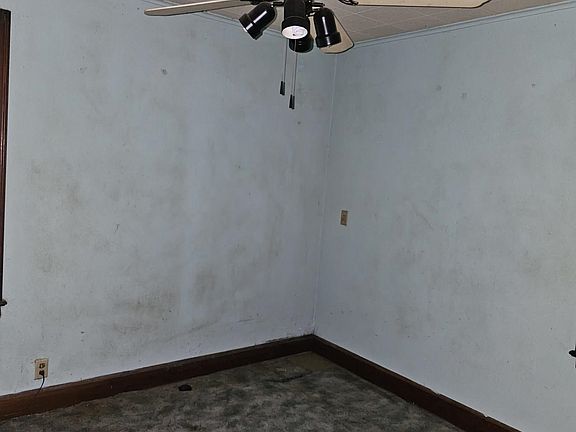 4th image of 374 Wilson Ave