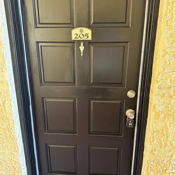 5304 W Kennedy Blvd #205 — Photo 3