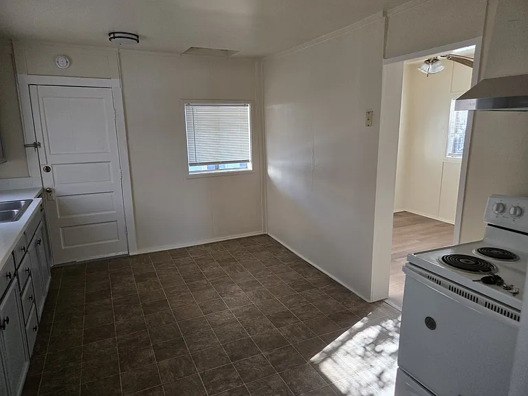 3221 Lincoln Ave #A — Photo 12