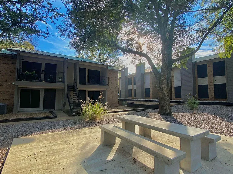 Athena Garden Apartments — Photo 28