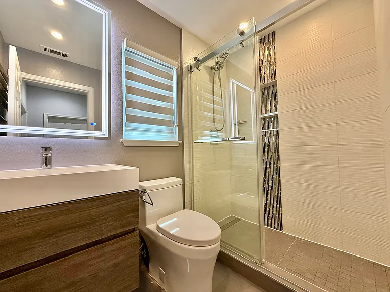 4238 Diavila Ave — Photo 37
